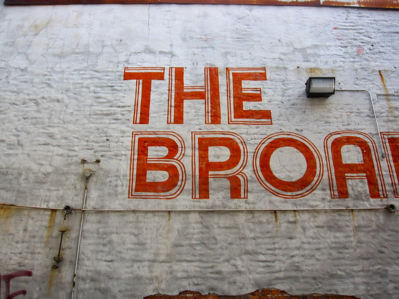 my dear friend melissa moved eastward at the end of summer & has been shooting (reliably) beautiful vignettes in her new corner.
…
looking forward to your letter, mm.  <3