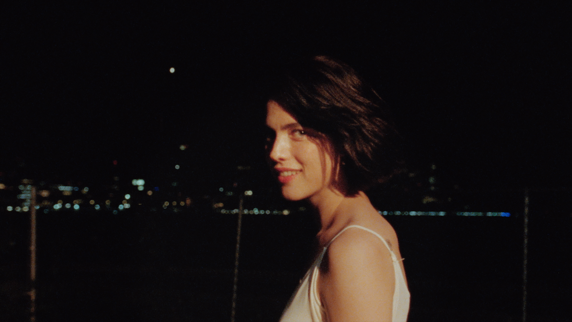 02_TINIEST MOVES_16x9.00_02_04_09.Still005.png