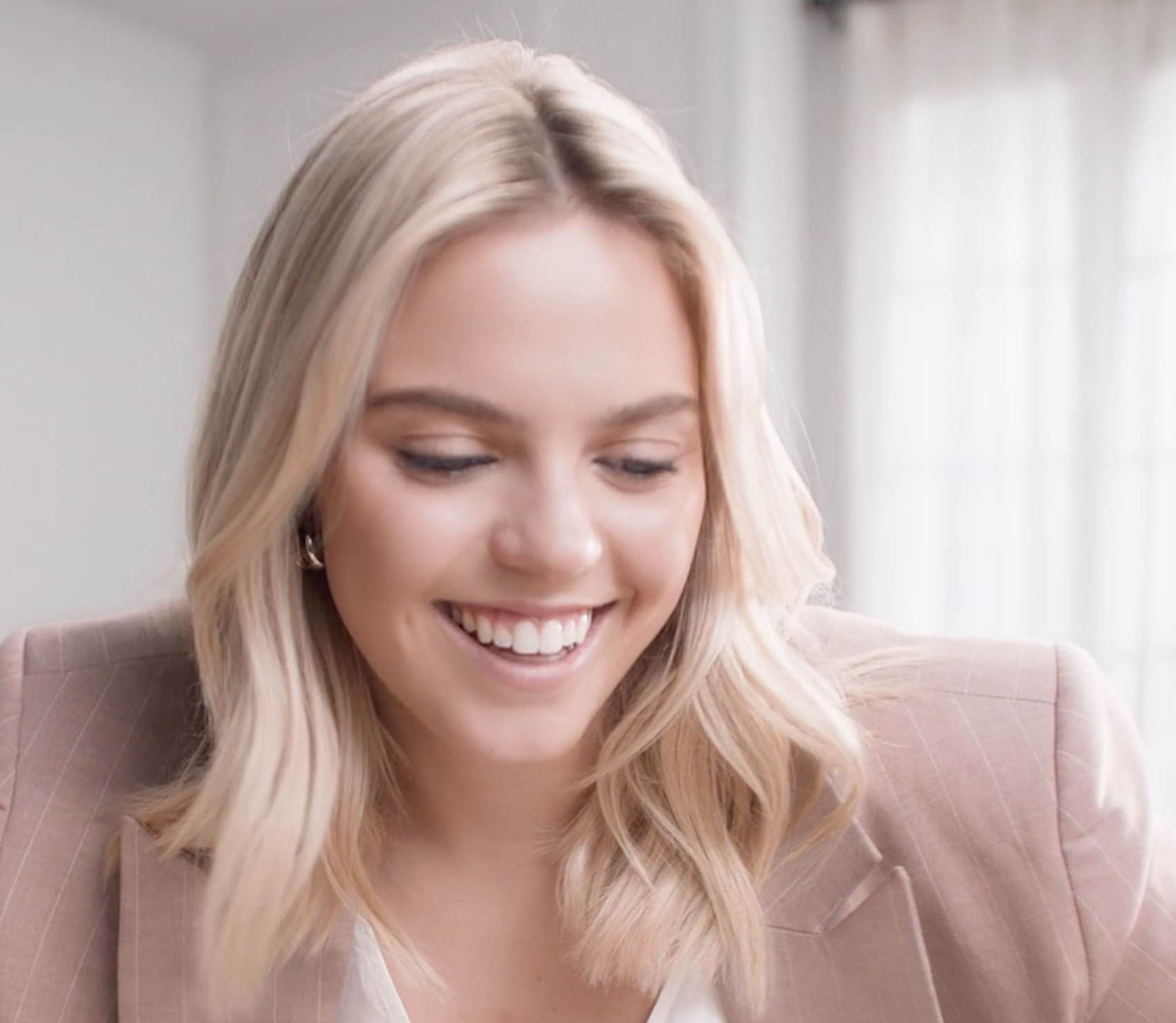 L'Oreal - Renee Rapp