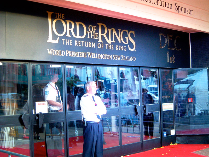 2003-11-LOTR-New Zealand-WellingtonPremier24_Aperture_preview.jpg