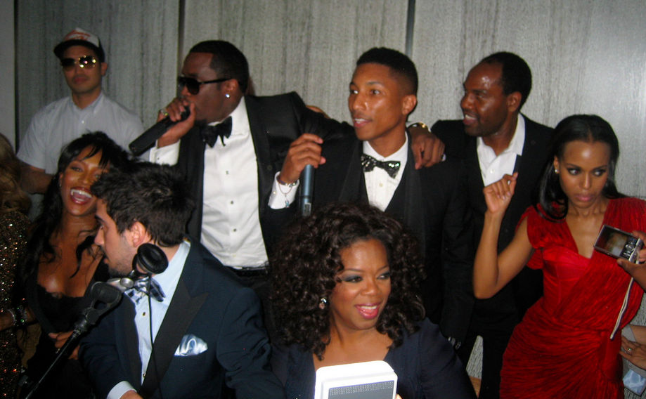  Naomi, Diddy, Pharrell, Oprah, and Kerry Washington. Unreal party. 