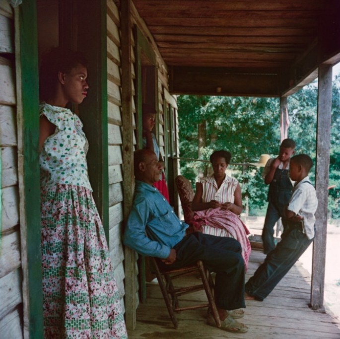 Gordon-Parks-Segregation-Series-10-685x683.jpg