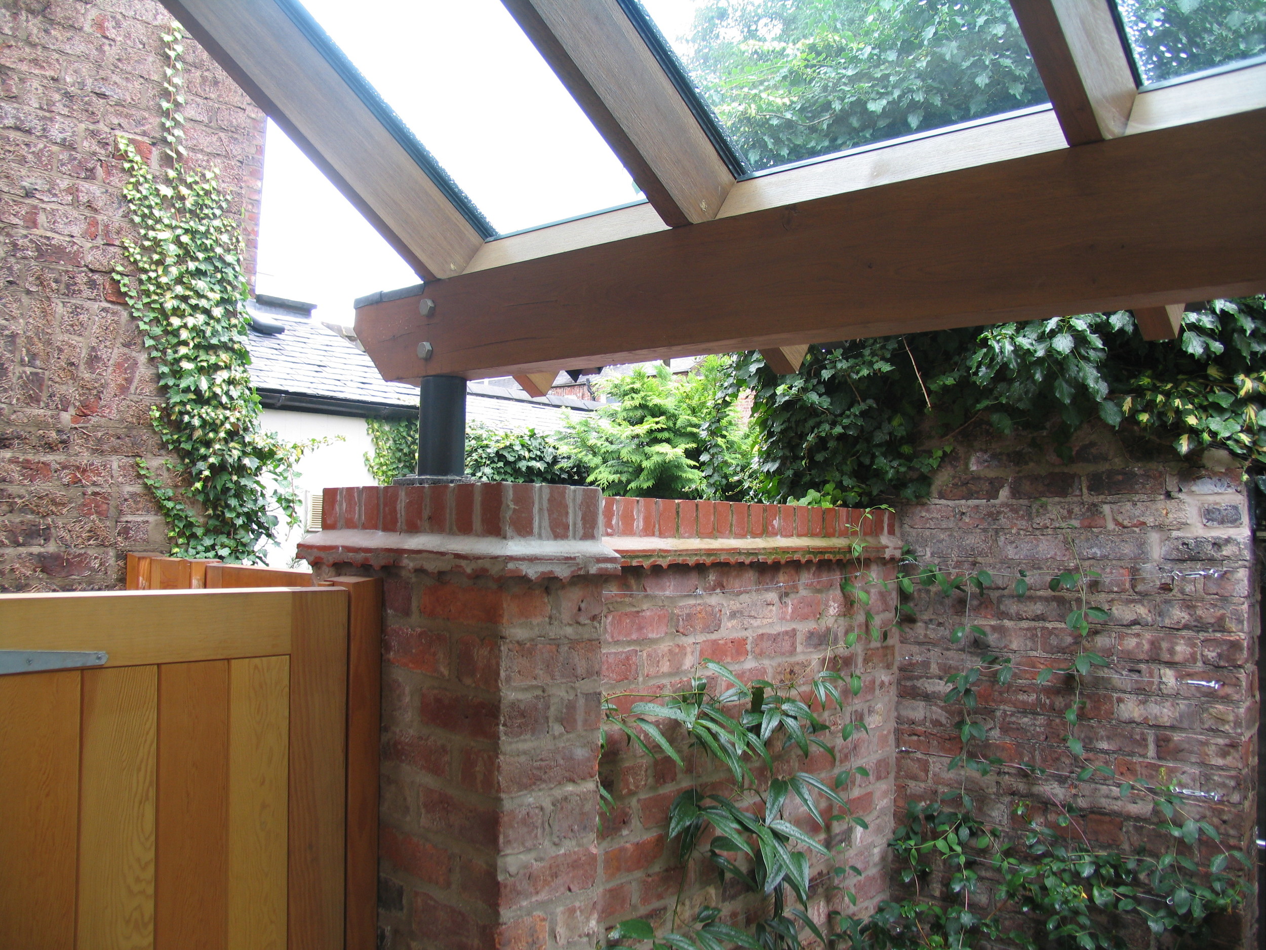 York Design Award for ‘Conservation and Distinctive Contemporary Design’ 2009 .