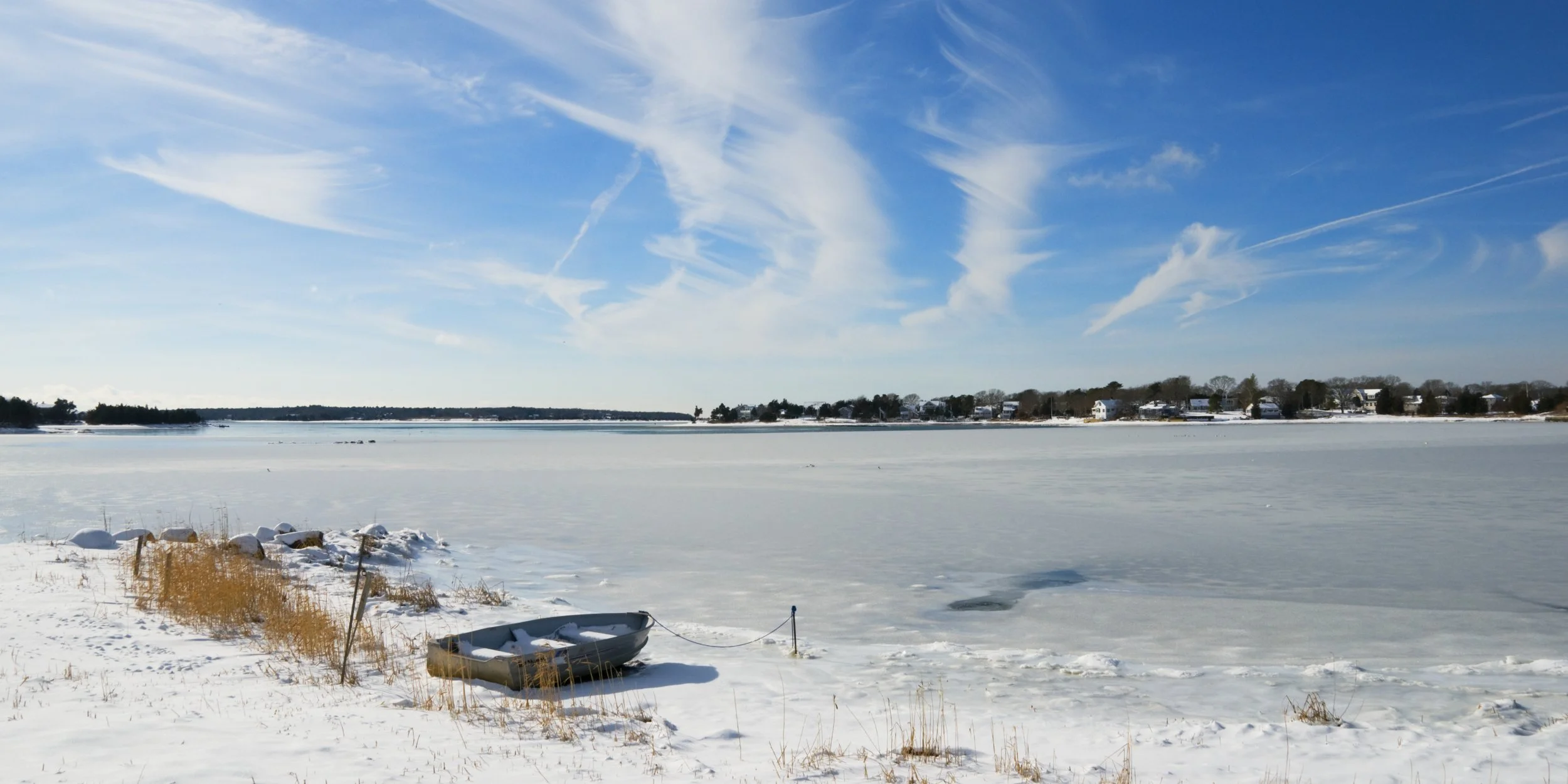 Skiff on Ice. Patuisset