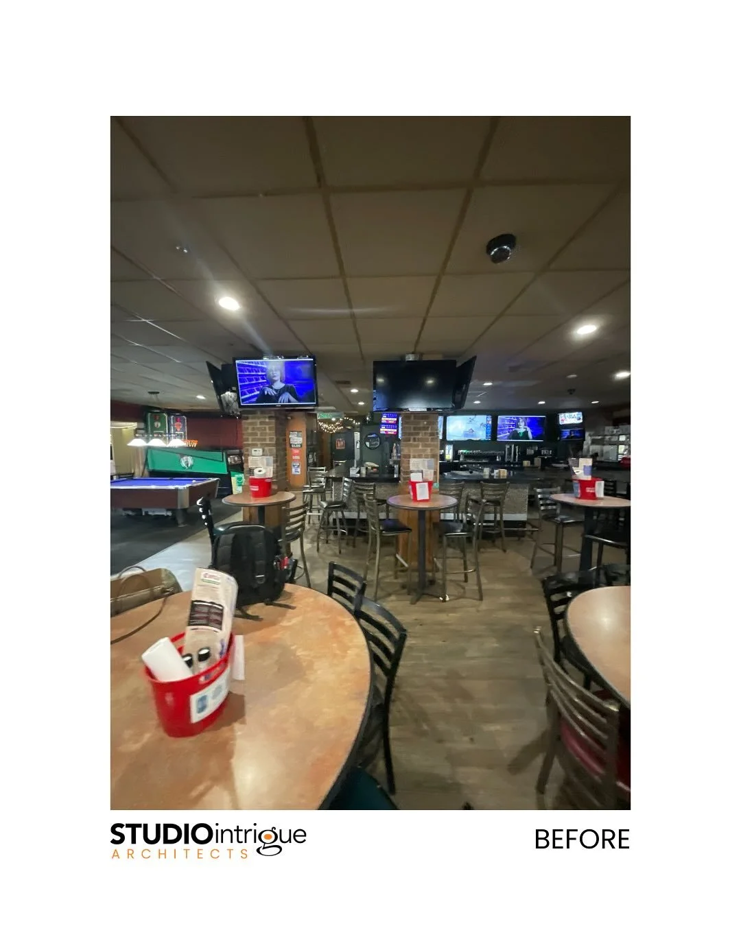 Another interior renovation in the books! Enjoy these before and afters of @onenortheastlansing. 
-
#michigan #midmichigan #interiordesign #michiganarchitecture #michiganinteriordesigner #msu #spartans #michiganstate #hospitalitydesign #lansingmichig