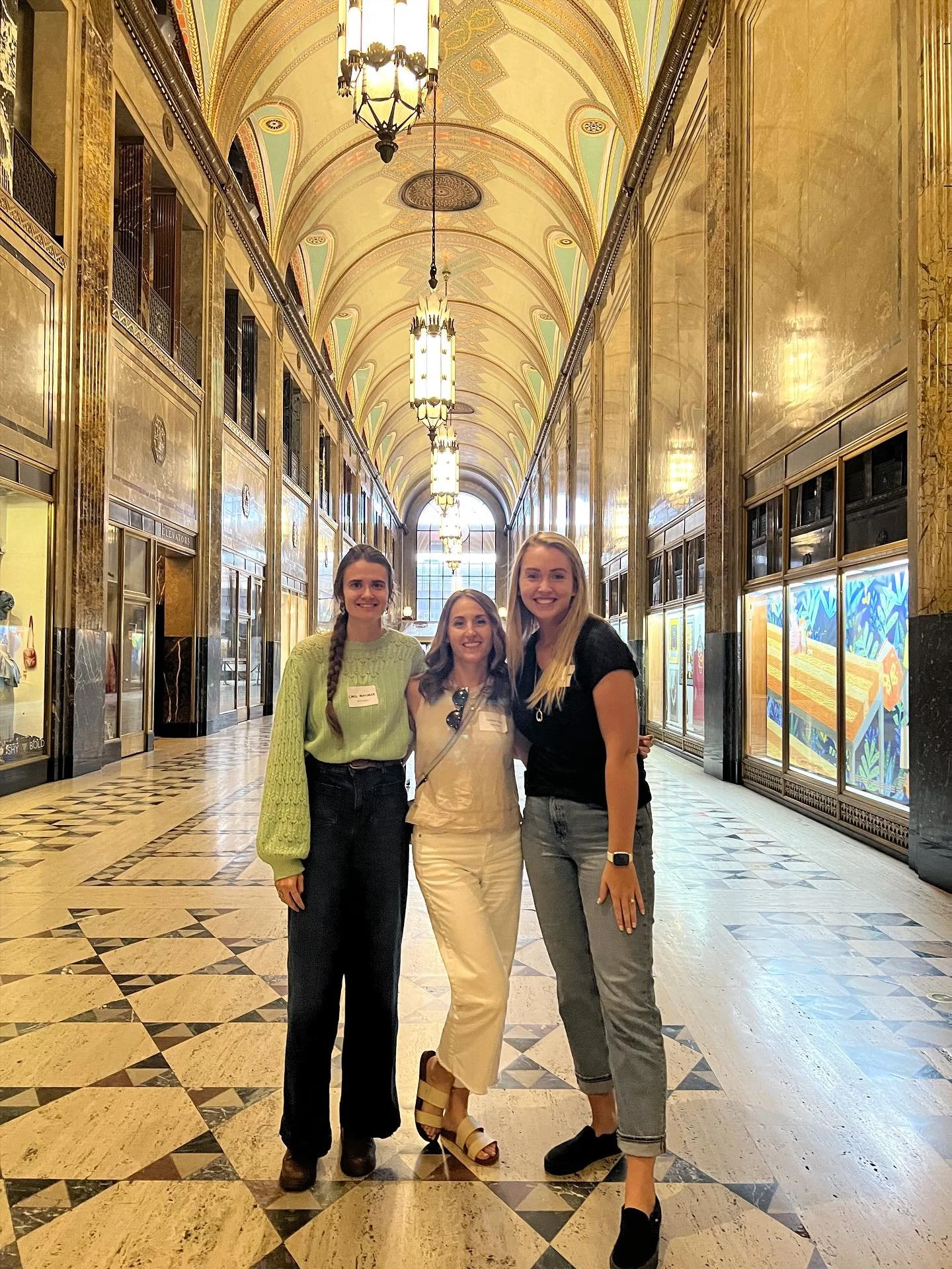 A few of the SIA ladies had the opportunity to join an architectural trolley tour in Detroit last week! 🏙️ What a fun and inspiring experience to explore some of the city&rsquo;s beautiful buildings alongside other fellow designers.

#fisherbuilding