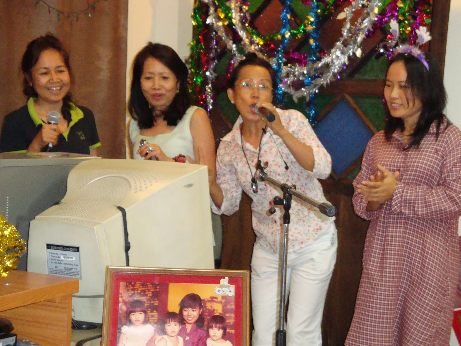 The Chailat Sisters:  Aunt Oi, Mommy Pai, Aunt On &amp; Aunt Eet