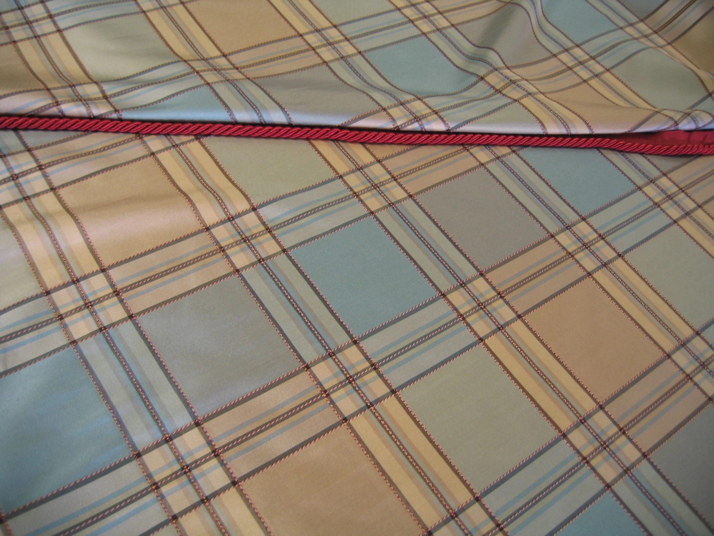 Today I am continuing to work on Stationary London Shades (fabric & trim shown here)