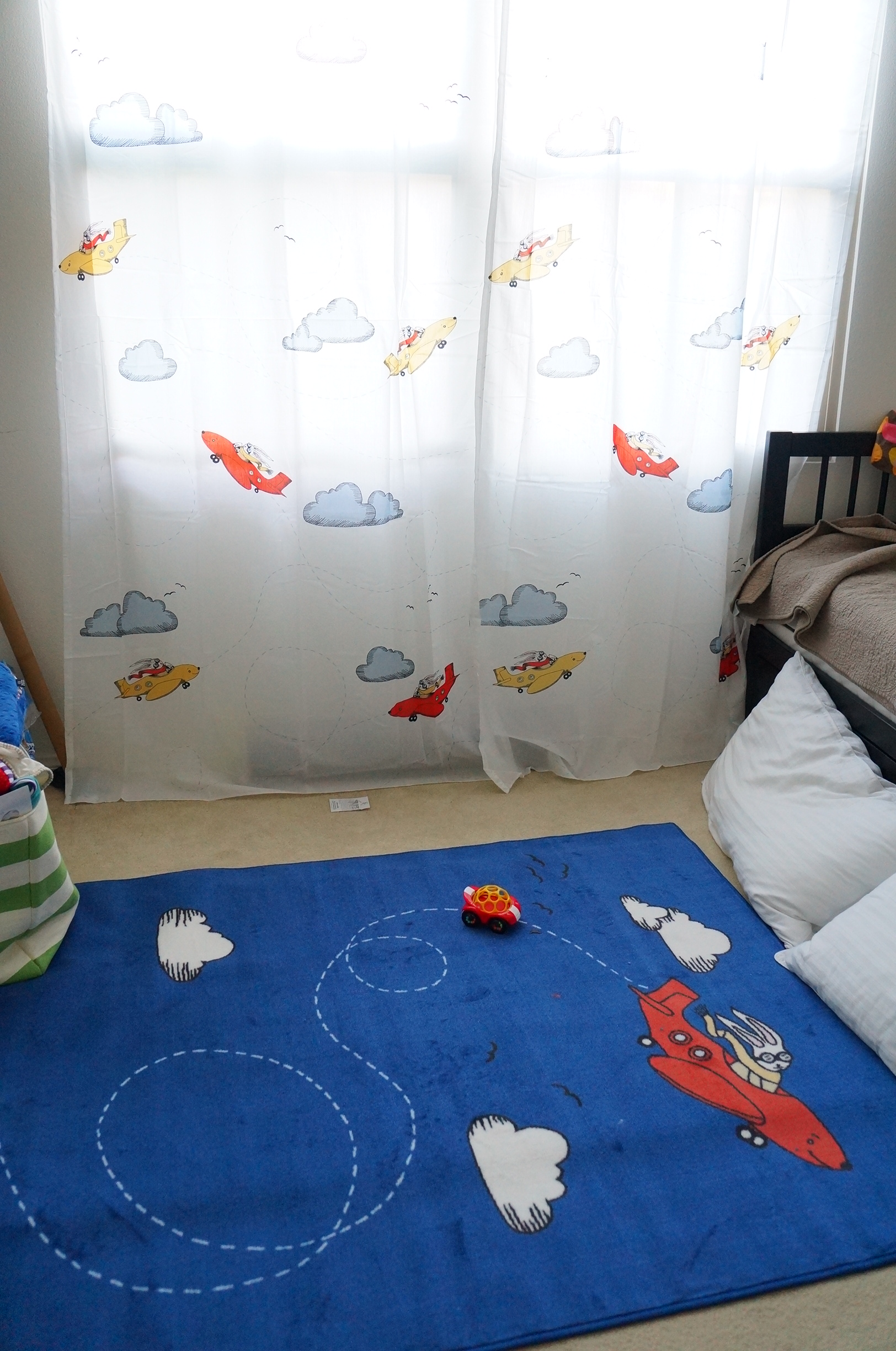 logan'sroom3.jpg