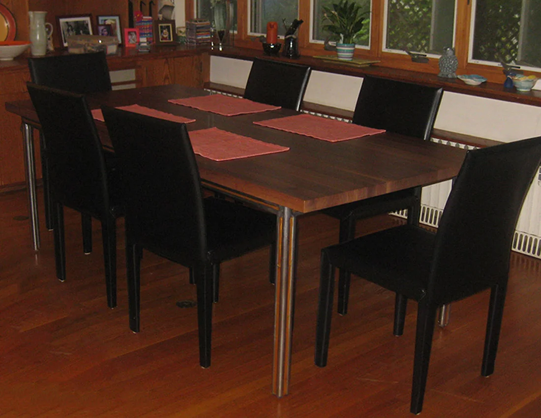 DiningTable_2.jpg