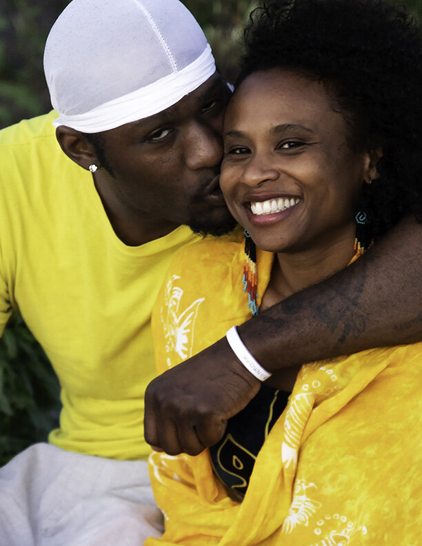 YellowCouple_CloseCrop_005.jpg