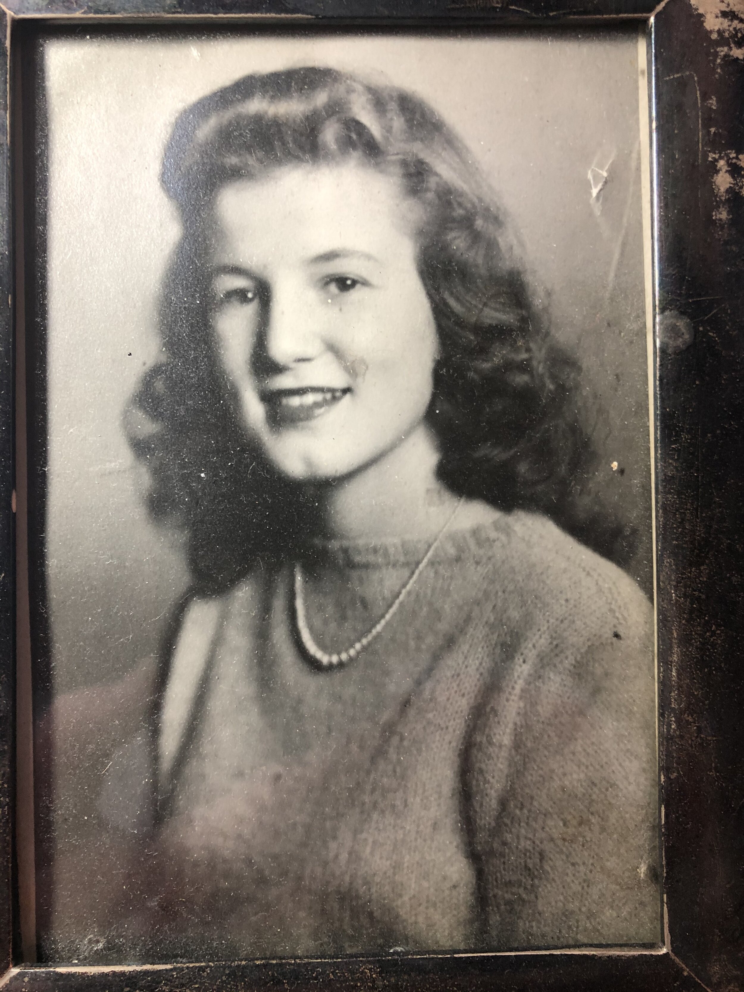 A young Ruth Langdon, ready to take on the world: the image shown may be her graduation photograph from Pine Manor College, MA, 1947 approx. 