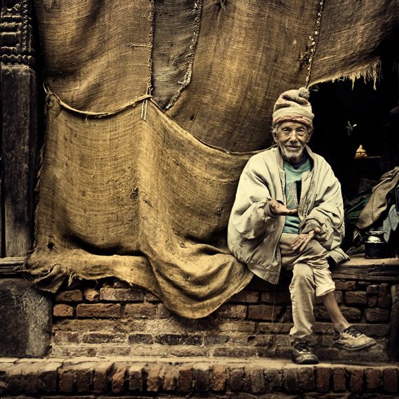 michiel-de-lange_man-in-bhaktapur.jpg