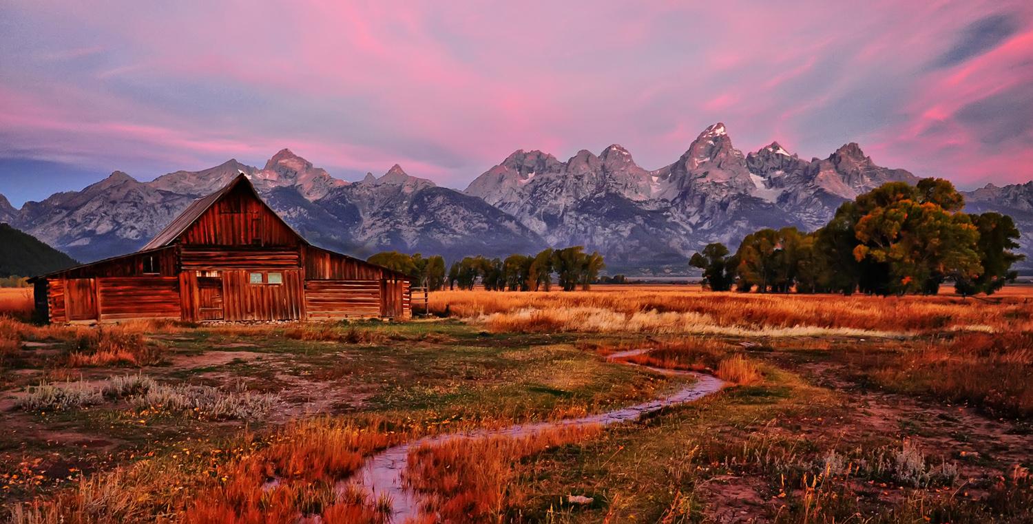 september-color-at-the-barn-by-jeff-clow.jpg