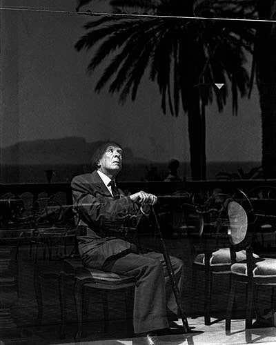 The Argentin poet Jorge Luis Borges in the Hotel Villa Igea, taken by the Sicilian photographer Ferdinando Scianna.