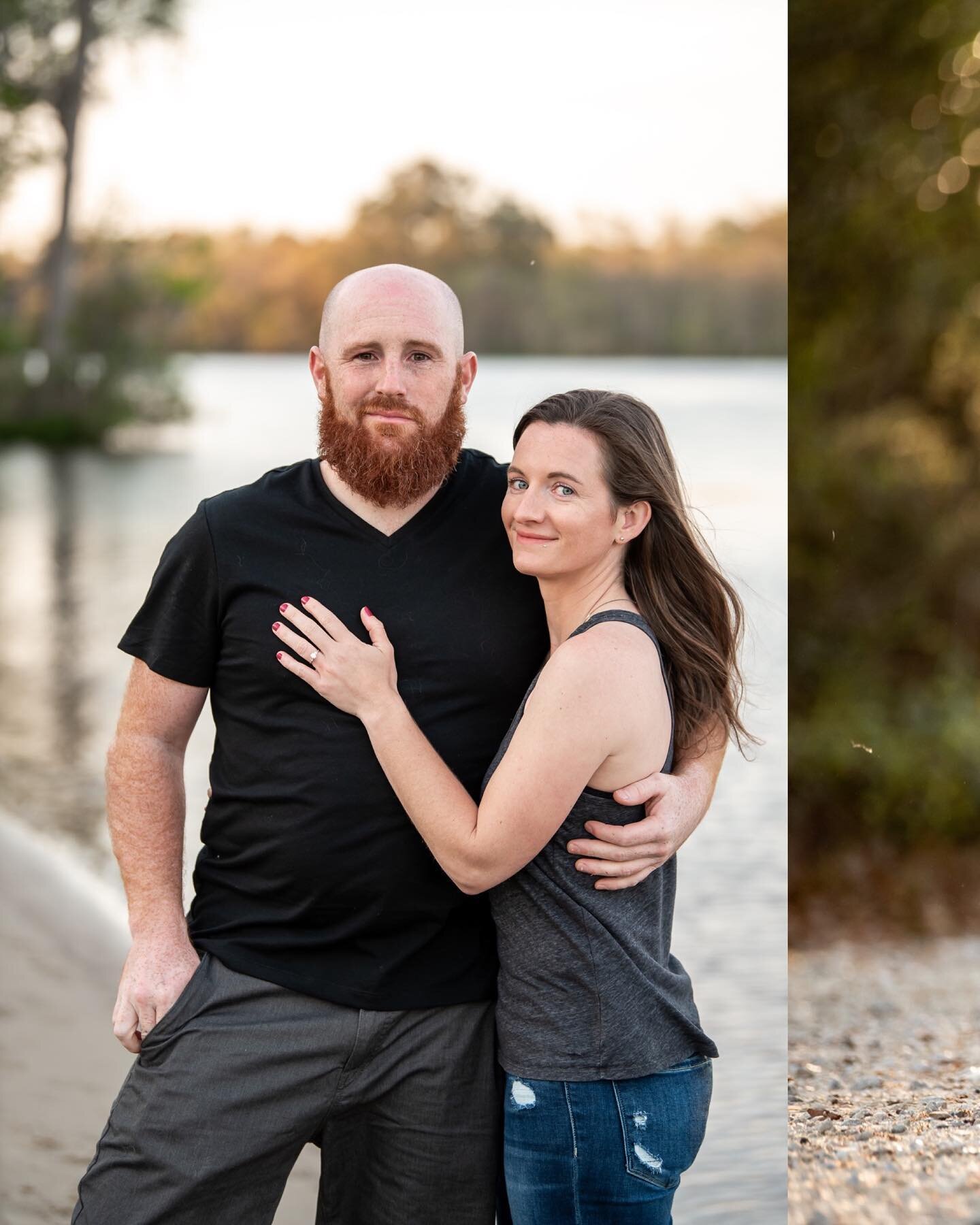 I had such a blast with Mel and Josh and their adorable pack of pups. I had never been to Riverside Park (lovingly referred to as Redneck Beach). What a gorgeous river backdrop! People who love dogs and horses are just always my favorite people. Spec