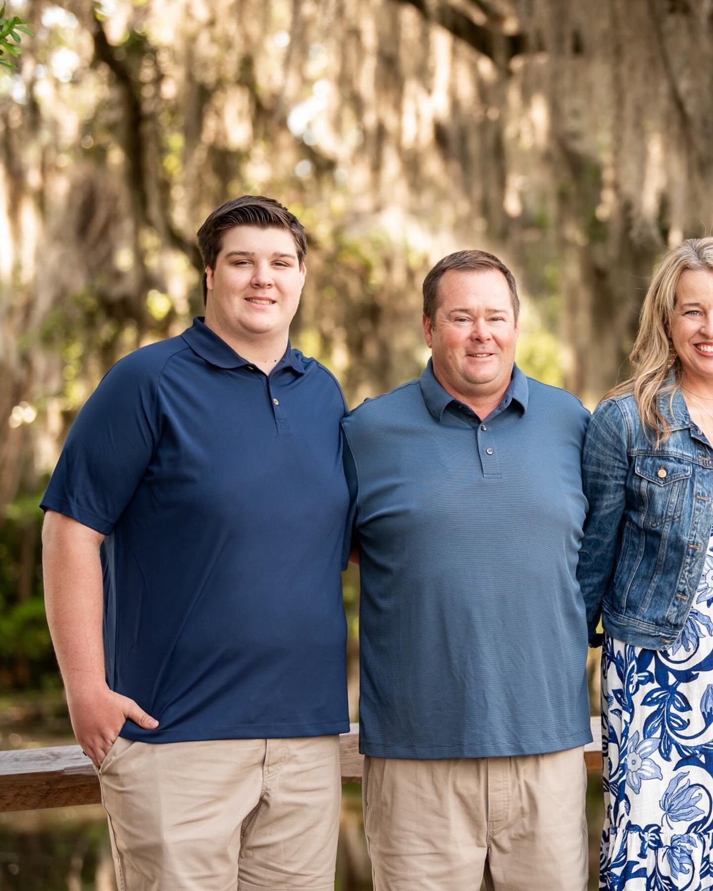 Gorgeous morning with the Colby family at Airlie Gardens last week. Love a combination senior/family portrait session!

#wilmingtonnc #wilmington #wilmingtonncphotographer #beach #family #familyphotographer #familygoals #toesinthesand #saltlife #coas