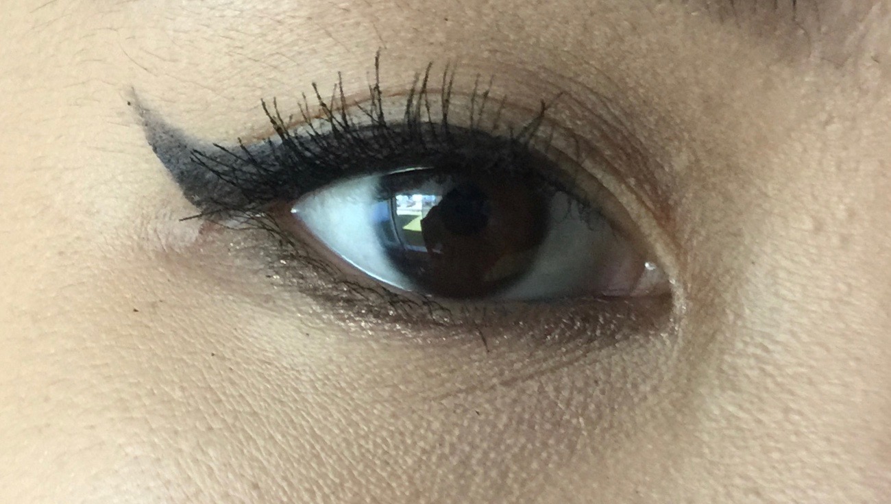 Excuse my bushy unplucked eyebrows. Teehee.