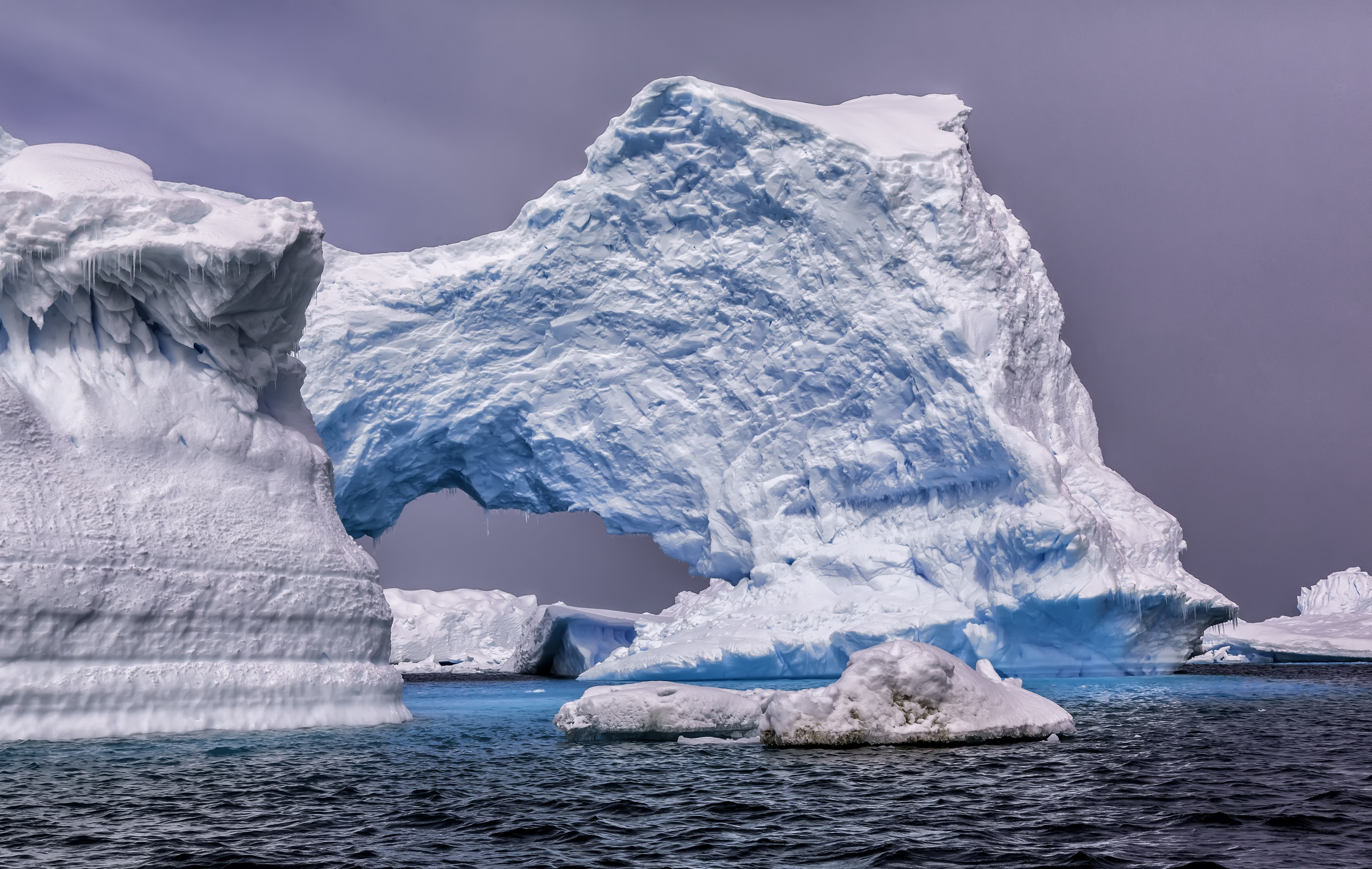 Южный океан г. Покровные ледники Антарктиды. Антарктида ледяной материк. Айсберги Антарктиды. Антарктида (материк) ледники Антарктиды.
