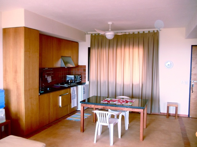 Alegria, kitchen & dining area