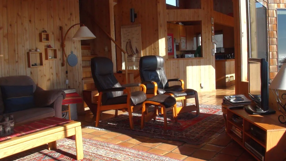 Whether you want to relax, read, watch the whales or even TV, ......