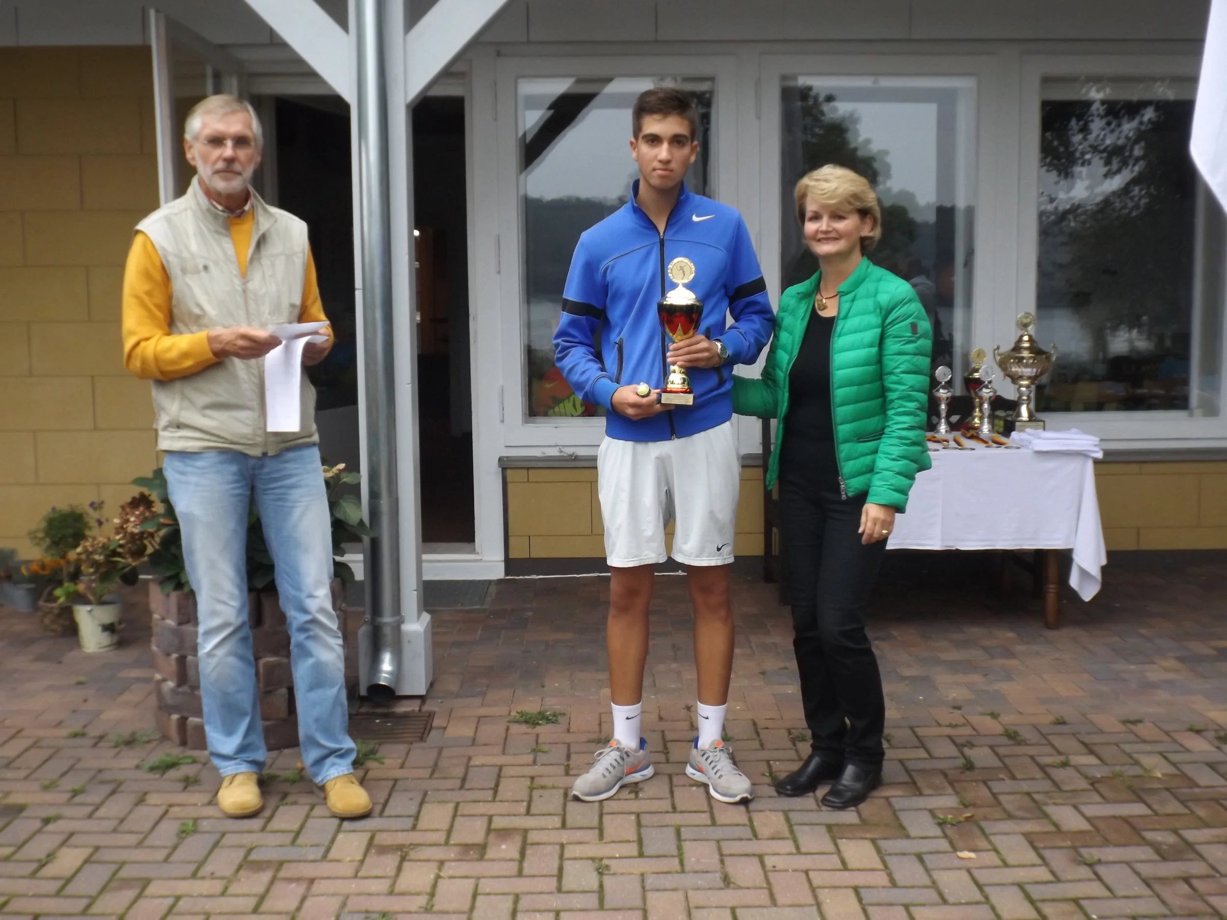 Siegerehrung Pablo Penedo mit Turnierleitung