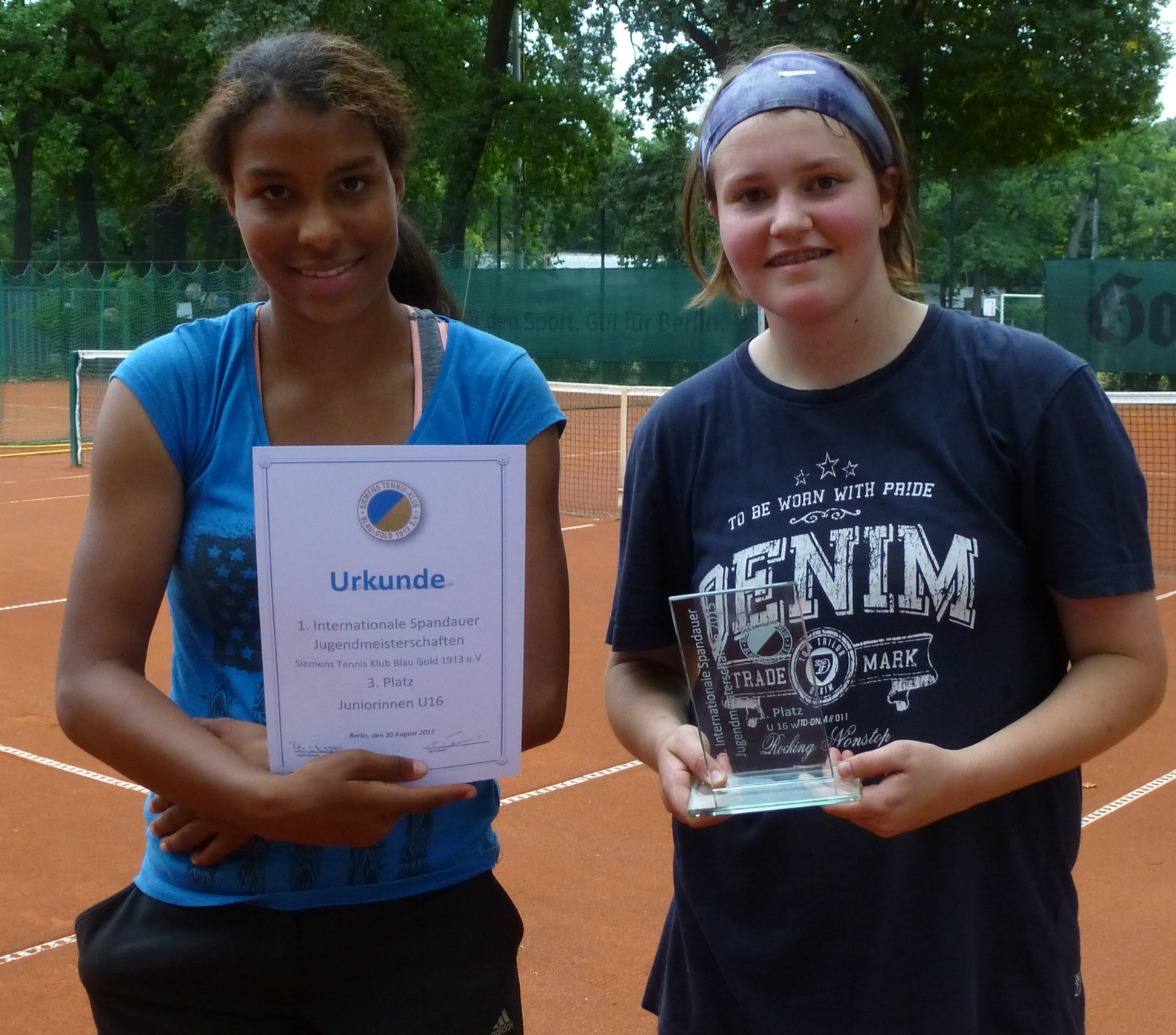 Jaimy Lokoschus (3.) und Gina Bode (1.)
