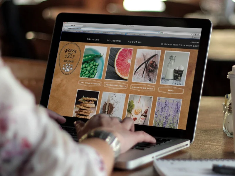 Context // Worth Our Salt is a fictional gourmet grocery store that believes that good service is paramount. Concept // One of the ways that Worth our Salt delivers great service is through their app. This app is designed to draw as little attention to itself as possible. The same way that good service is unnoticed service, this app aims to deliver a seamless shopping experience intuitive and uncluttered design. Once the customer's order is placed, it seems as if magically his groceries (in the bag showcased) arrive at his door.