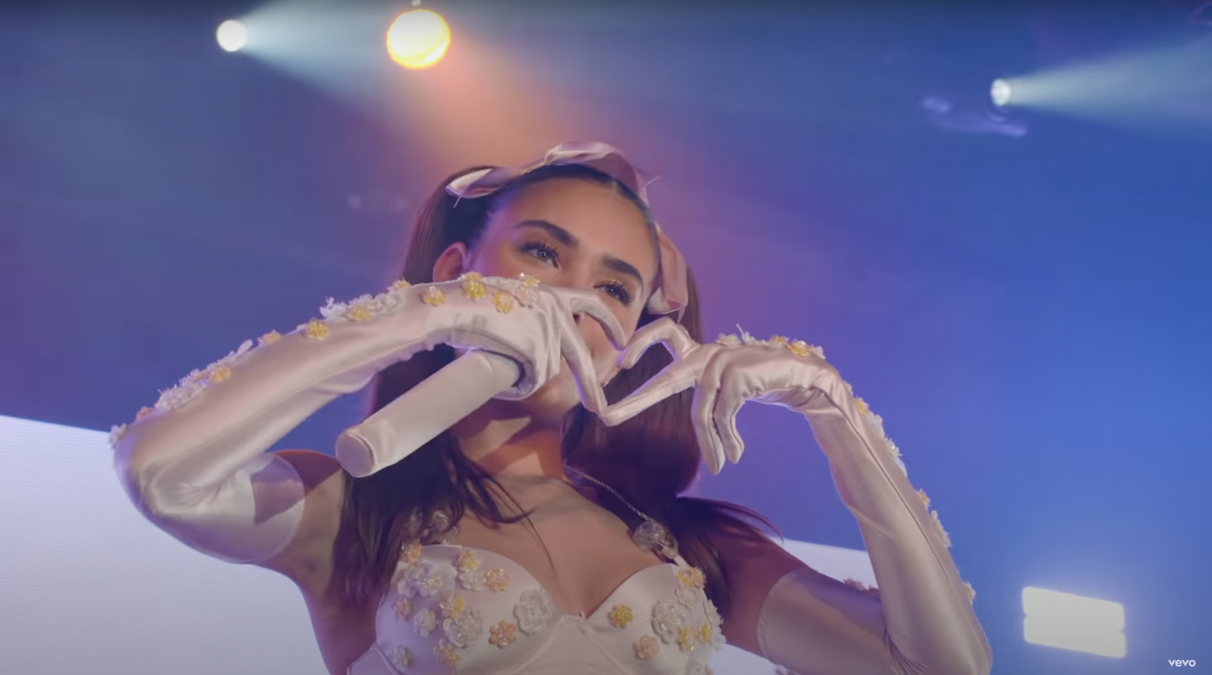 Madison Beer - The Life Support Tour Diaries ( North America )