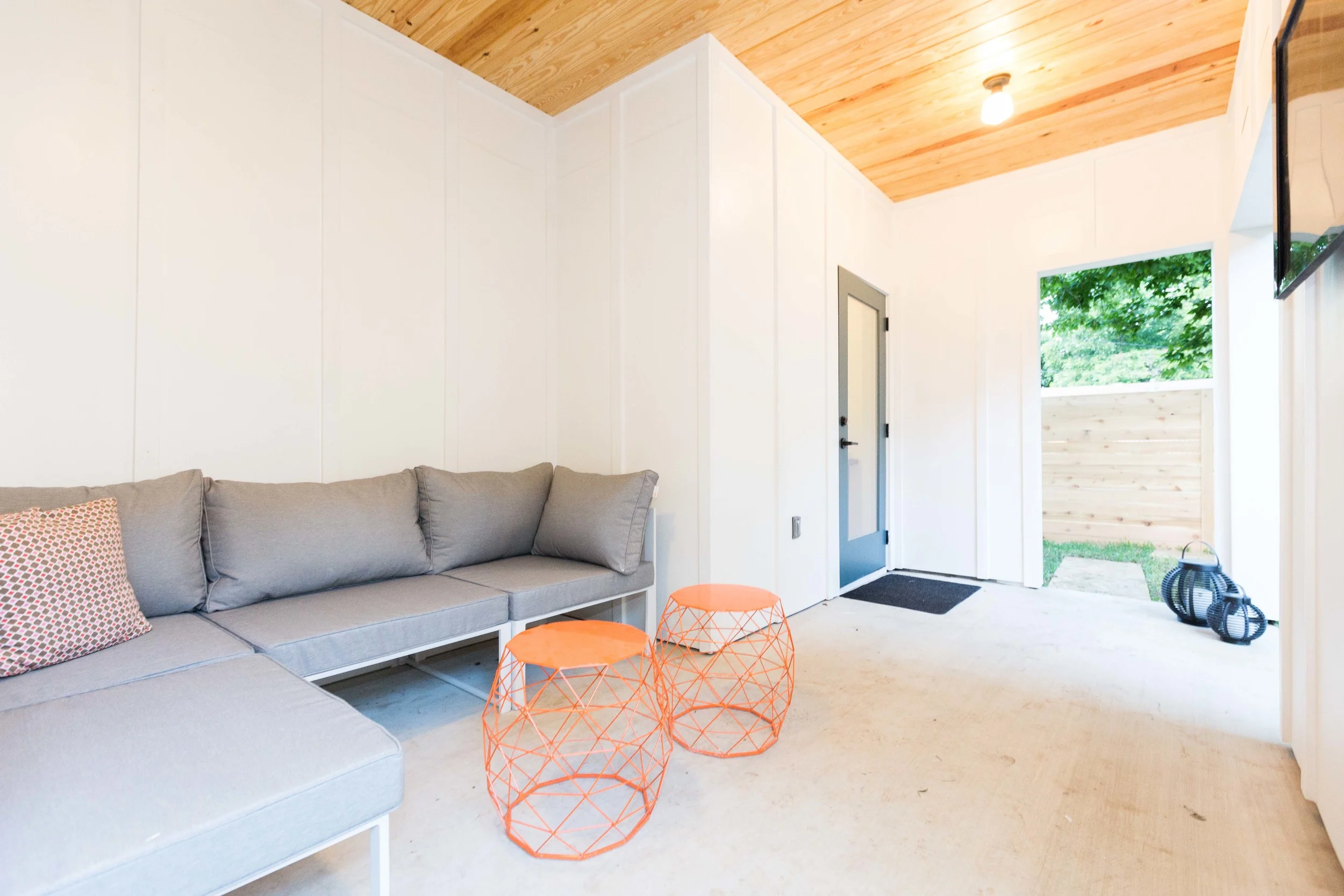 2504_WillowB_-_East_Austin_Alley_House_Modern_Cottage-9741.jpg