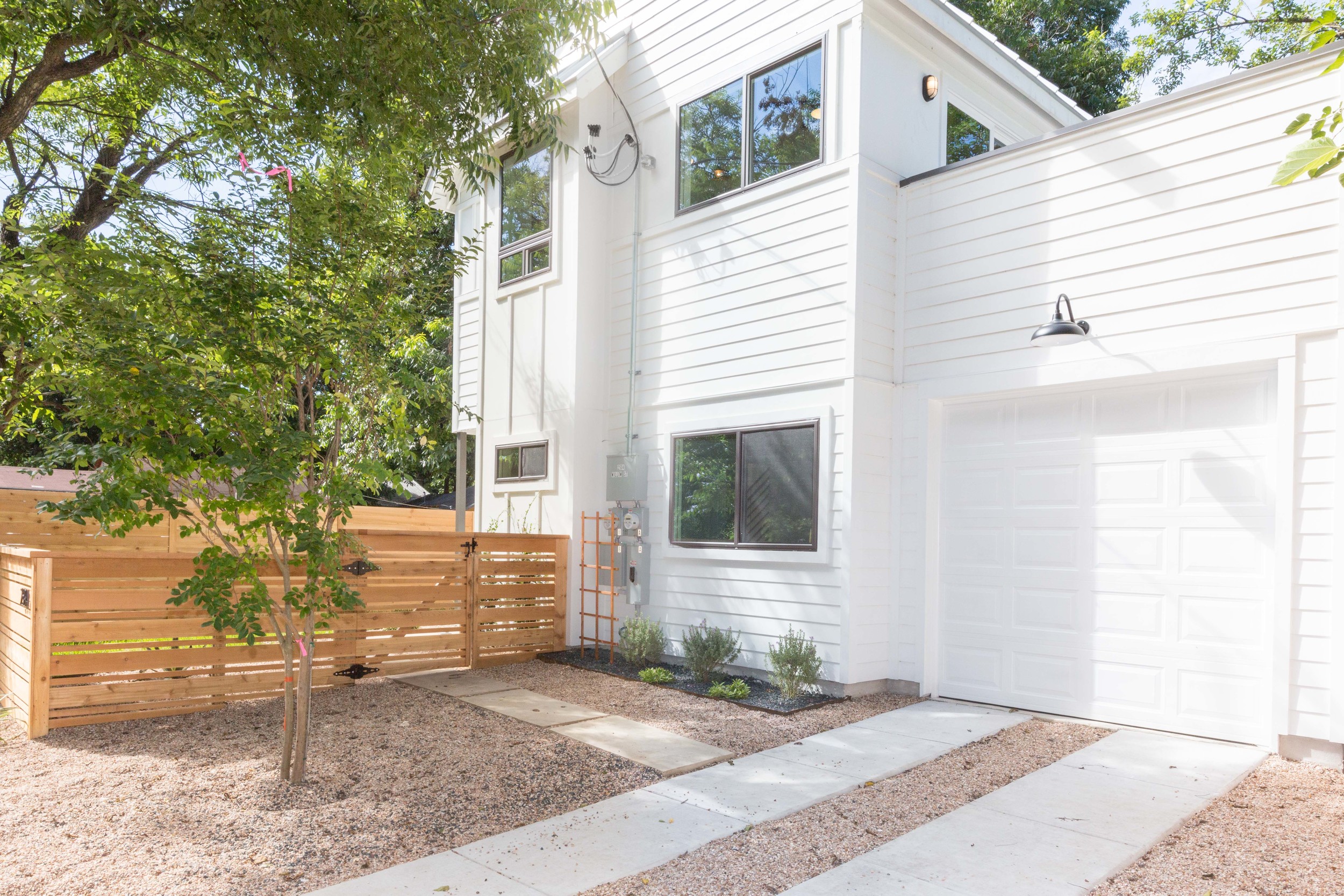 2504_WillowB_-_East_Austin_Alley_House_Modern_Cottage-9927.jpg