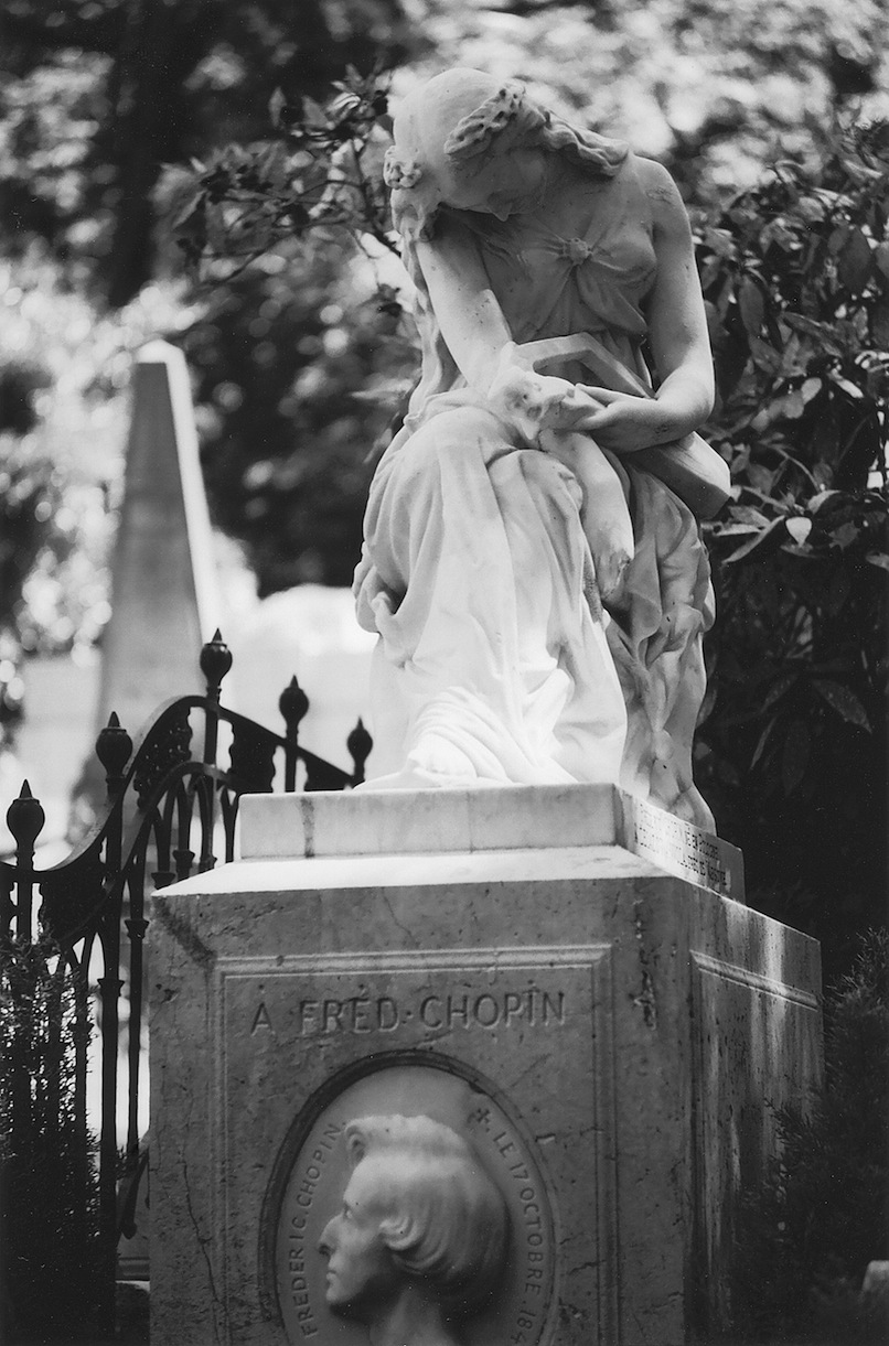 Cimetière Père Lachaise | Paris in Black and White | Bill McClave