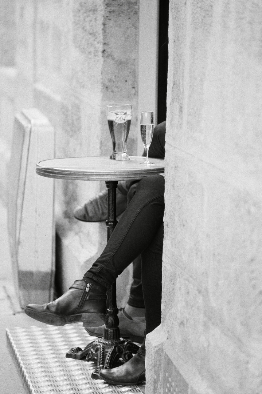 paris cafe tables wwwparisinblackandwhite.com.jpeg