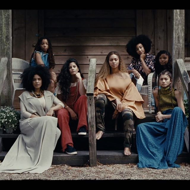 When #Beyonce assembles a #girlsquad. #slay #blackgirlmagic and so many more... 👑🐝✨ #Lemonade