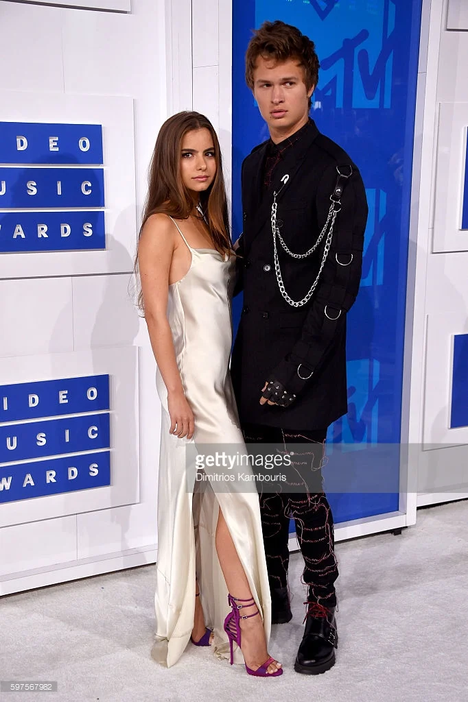 violetta-komyshan-and-ansel-elgort-attend-the-2016-mtv-video-music-picture-id597567982.jpg
