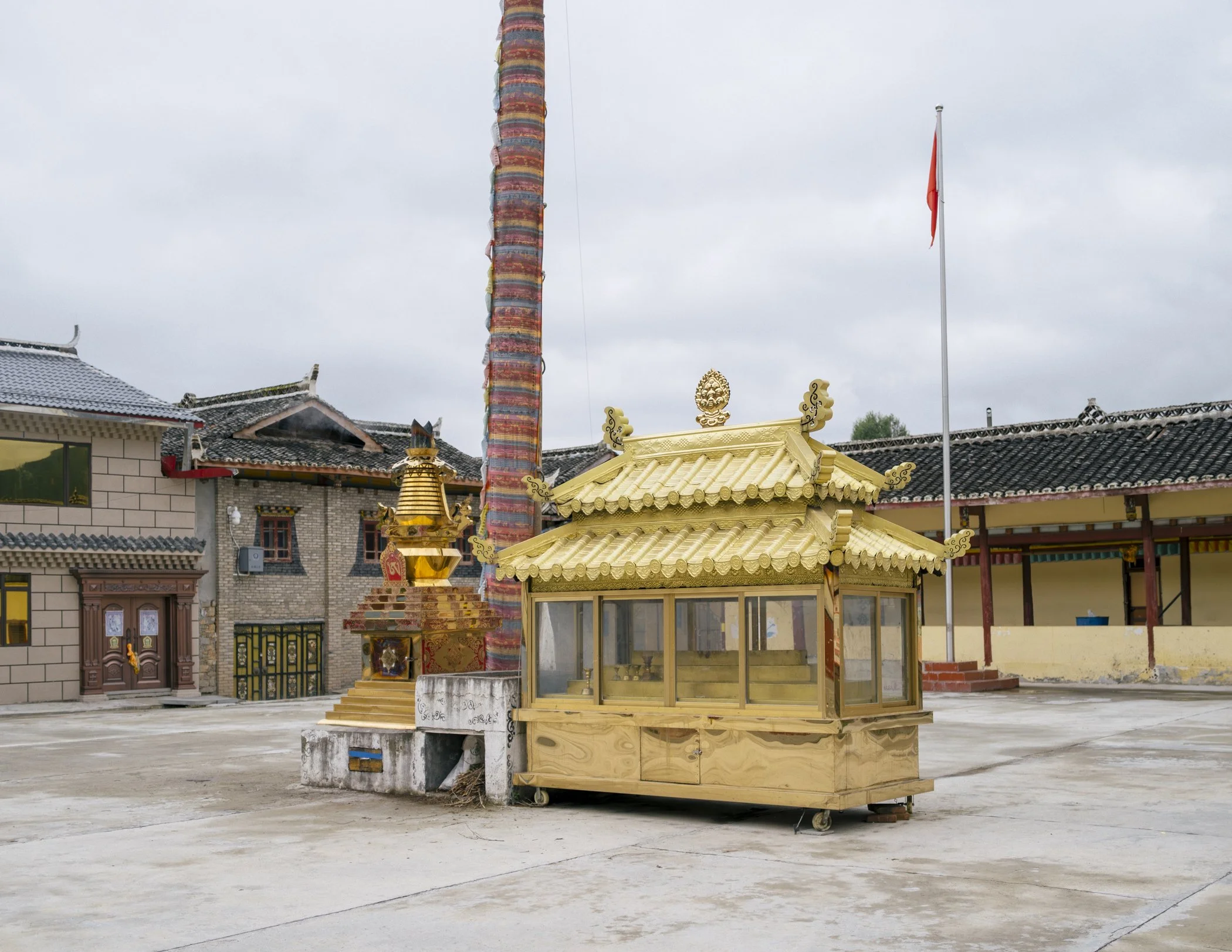 tibet_nicholasswan_leicaq2-9.jpg