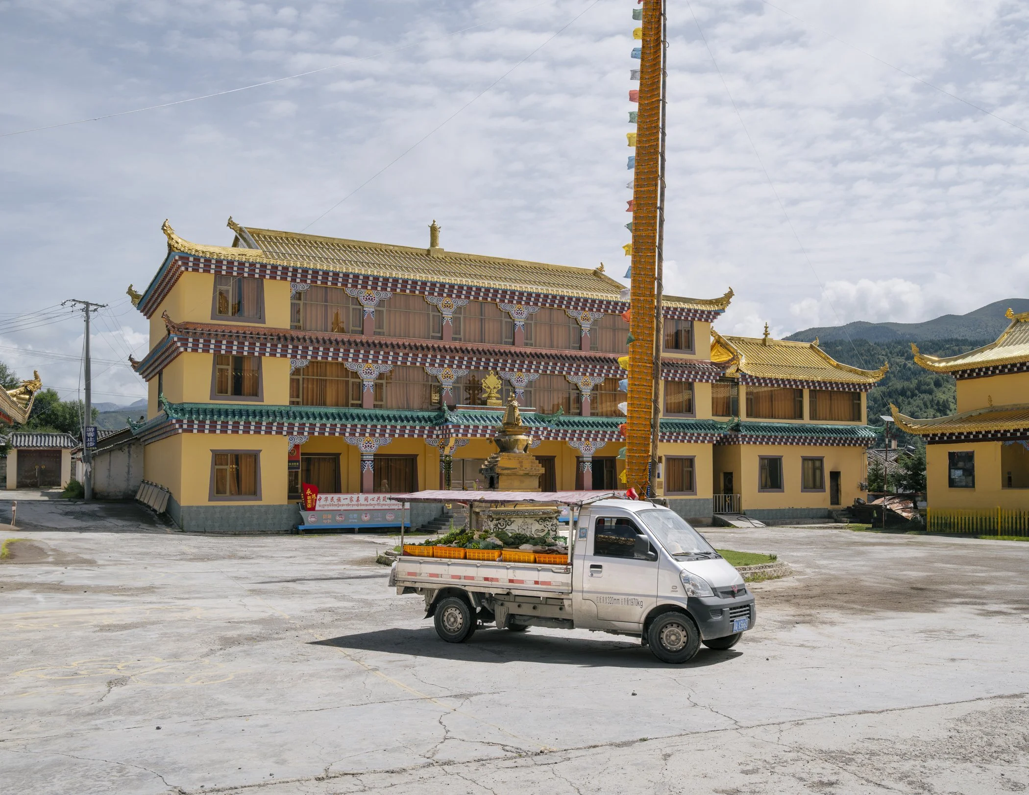 tibet_nicholasswan_leicaq2-16.jpg