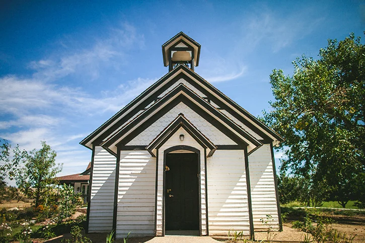 Colorado Wedding Photographers Chapel