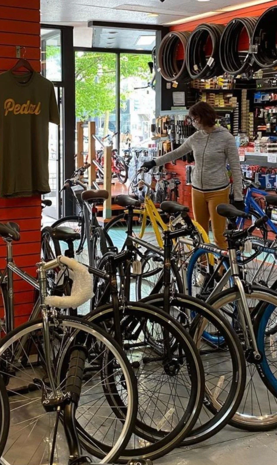 Route Bicycles: Bike shop, Bike repair