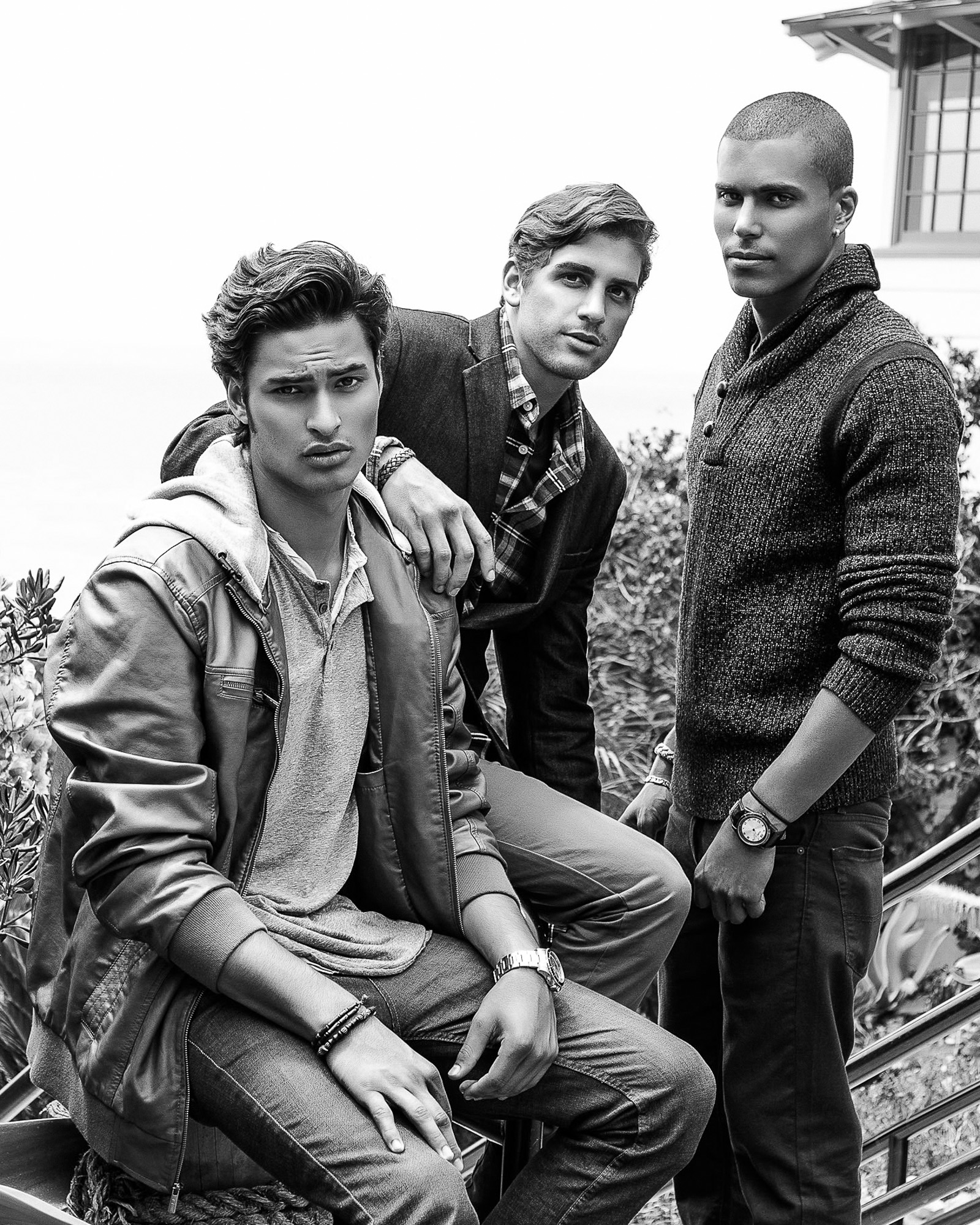This was from the day when we had three boys hanging out and having lunch at Maro Wood Grill panorama. After the panorama shoot, we walked over to the beach to make some fashion shots. I have been trying to add shots with multiple models to my fashion portfolio. In 2014, you will see more and more images with multiple models in them.