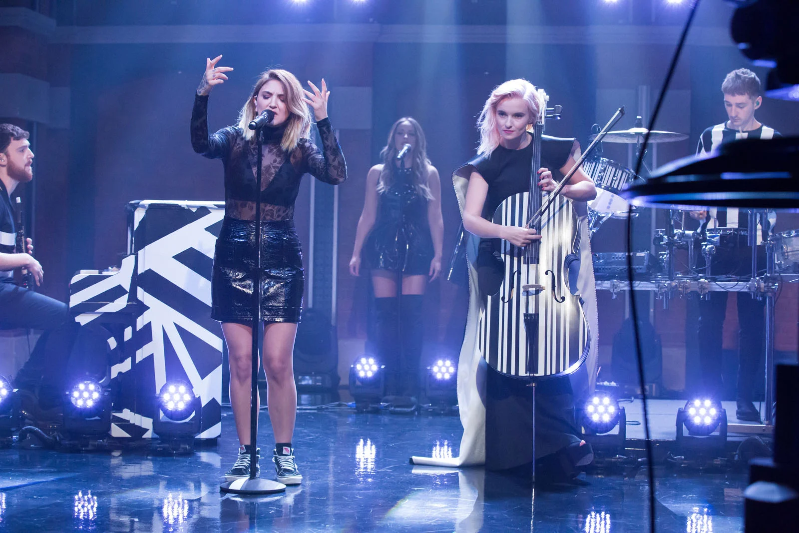 Clean Bandit, Seth Myers, 2017