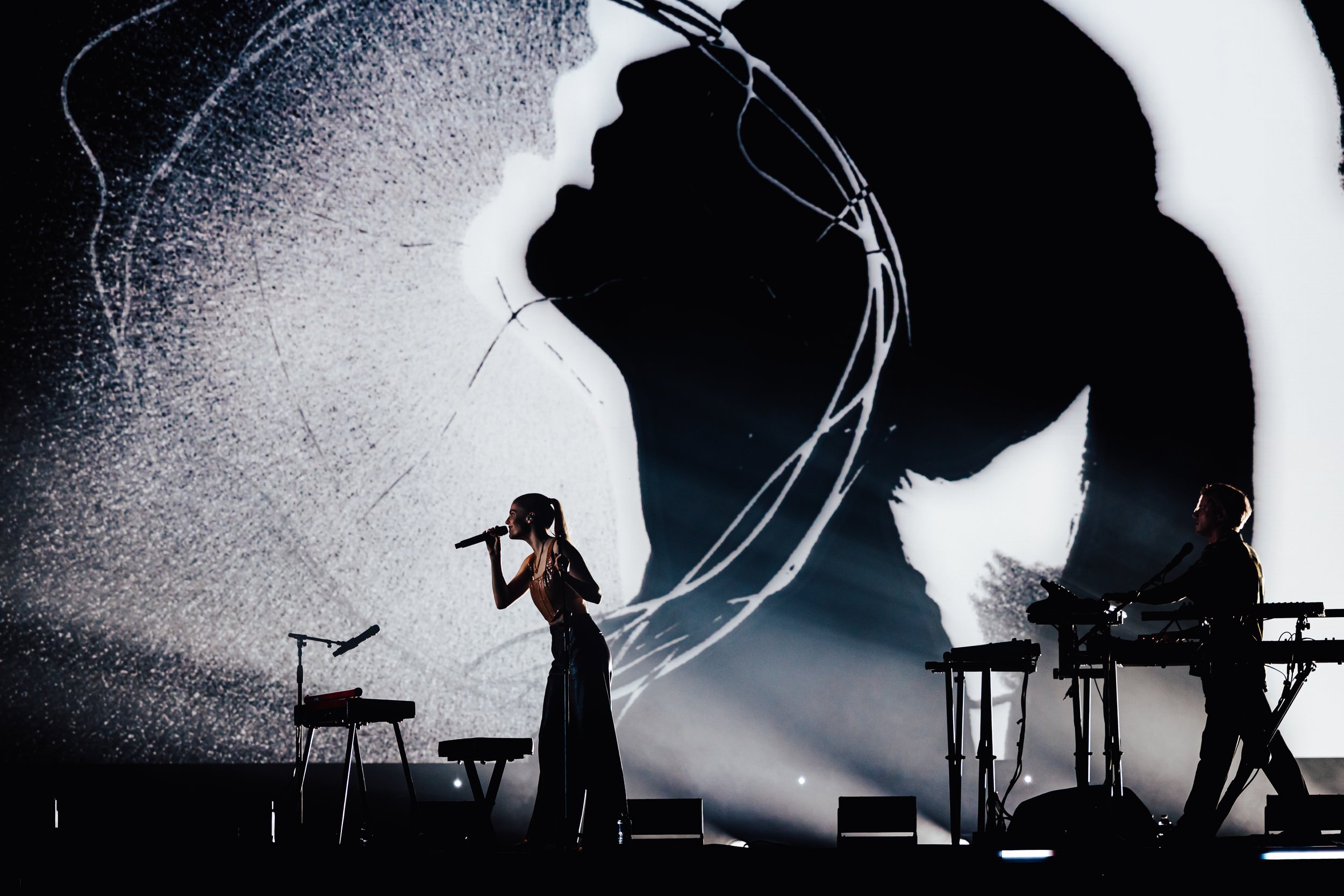 Studio Moross - London Grammar - Ally Pally - 12th November 2021 by Luke Dyson - LD2_0051.jpg