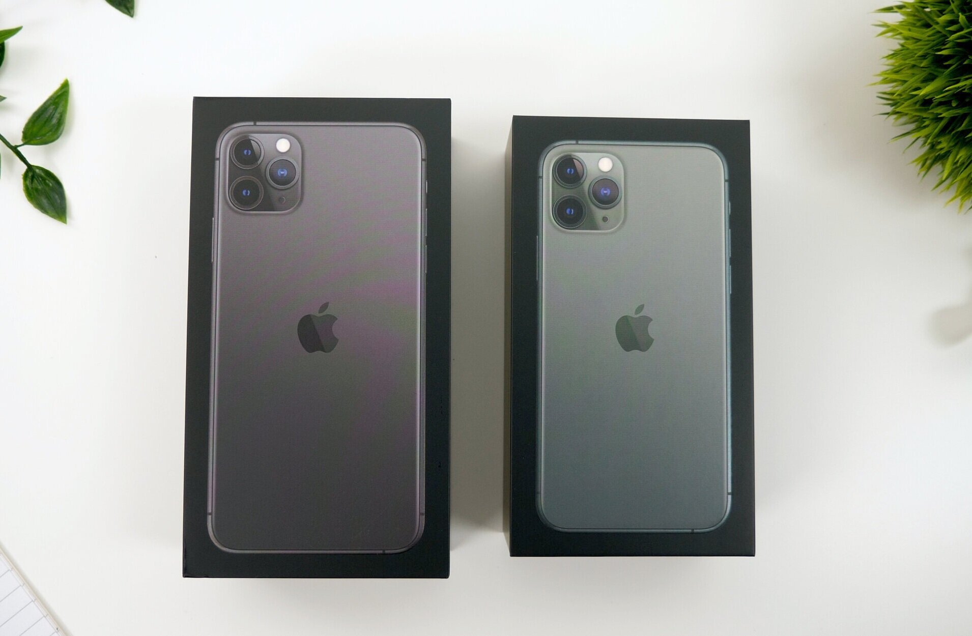 iPhone 11, iPhone 11 Pro, and iPhone 11 Pro Max Official Apple Cases -  Unboxing and Review 