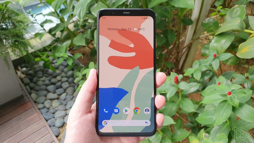 A hands on showing the forehead of the new Pixel 4 (Soure: 9to5Google)