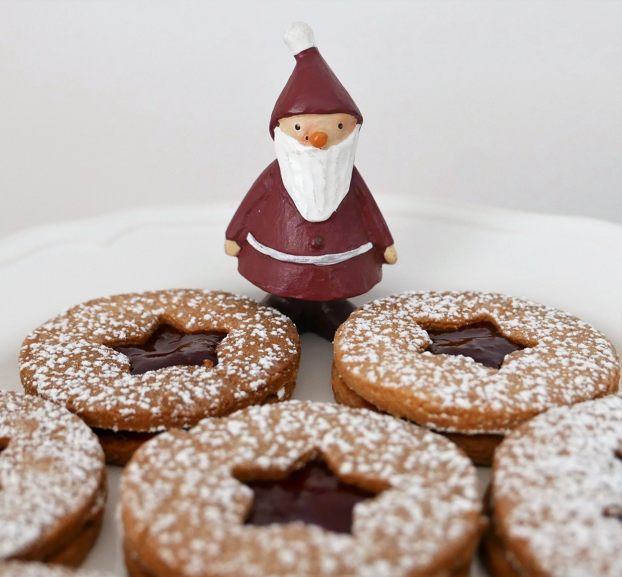 Hazelnut Linzers for Christmas
