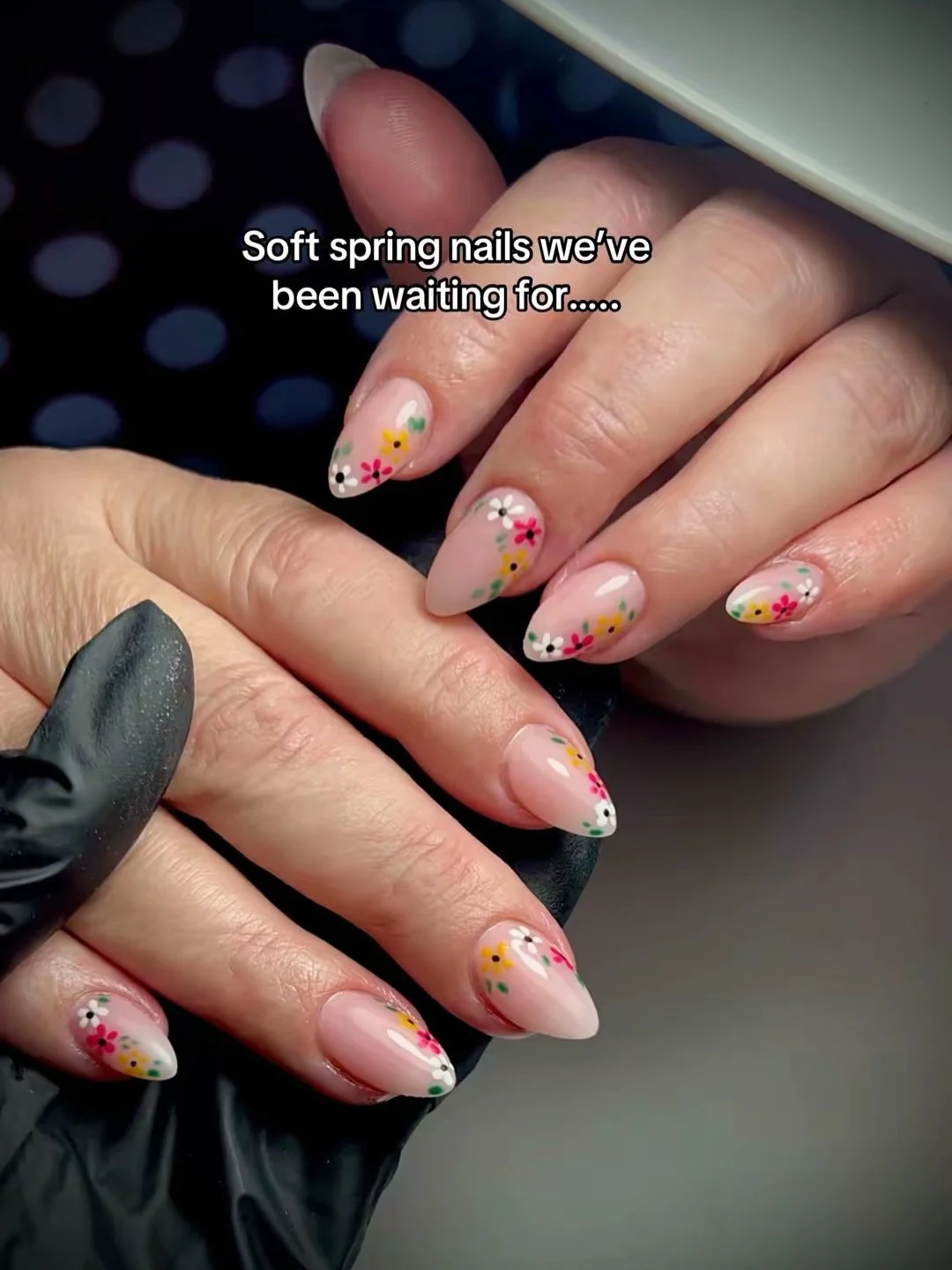 The sun shone today and&hellip; we needed it ☀️
Spring nails were the request in The Boutique and that collective excitement for brighter days made my soul very, very happy 🌸

Yes, we know it&rsquo;s forecast to rain tomorrow (UK gonna UK 😅) but we