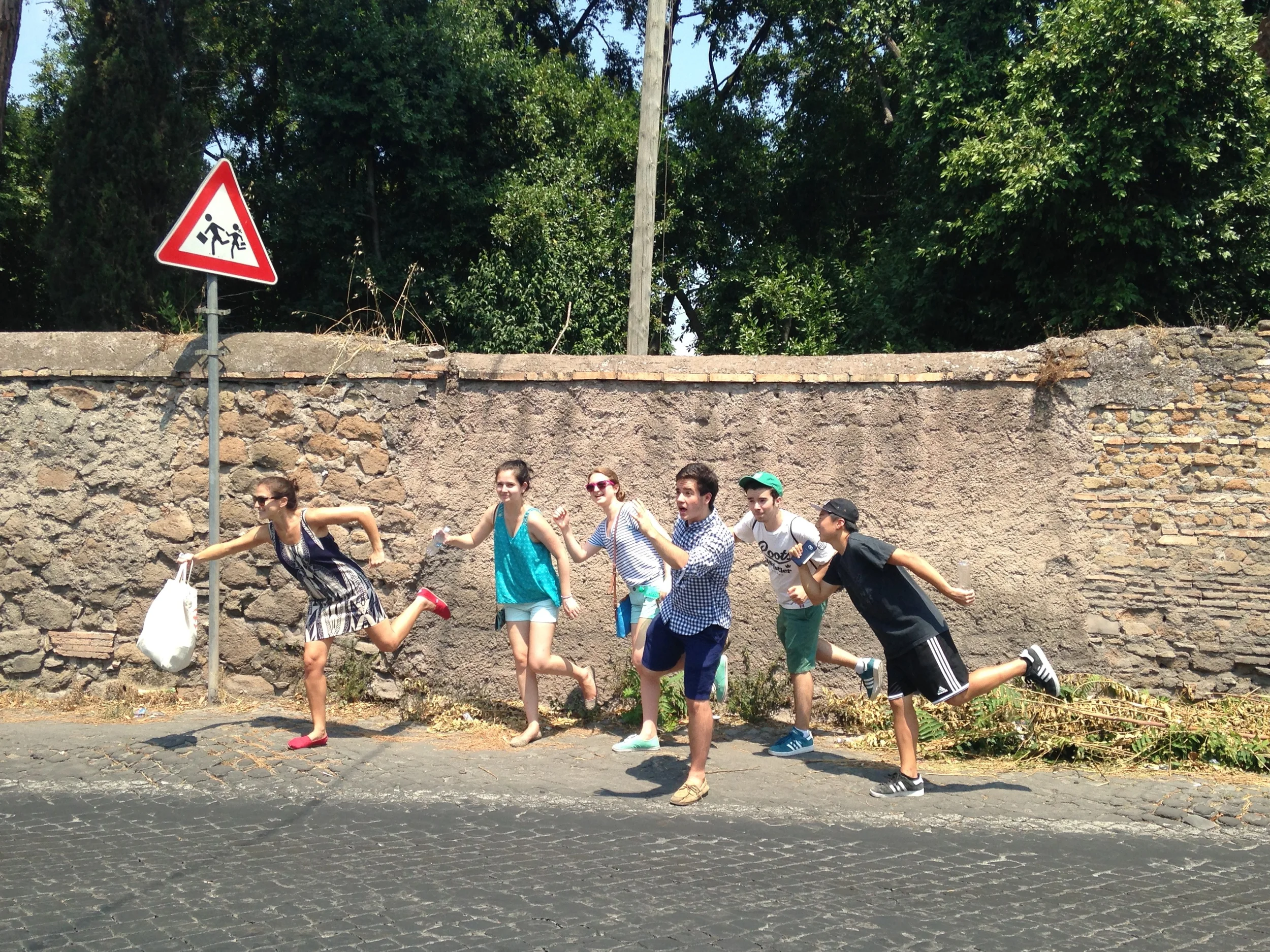 The running pedestrians