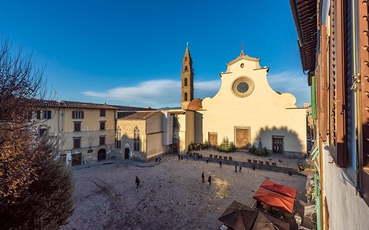 property$image$201812$1544612174137_Piazza_Santo_Spirito_Oltrarno.jpeg