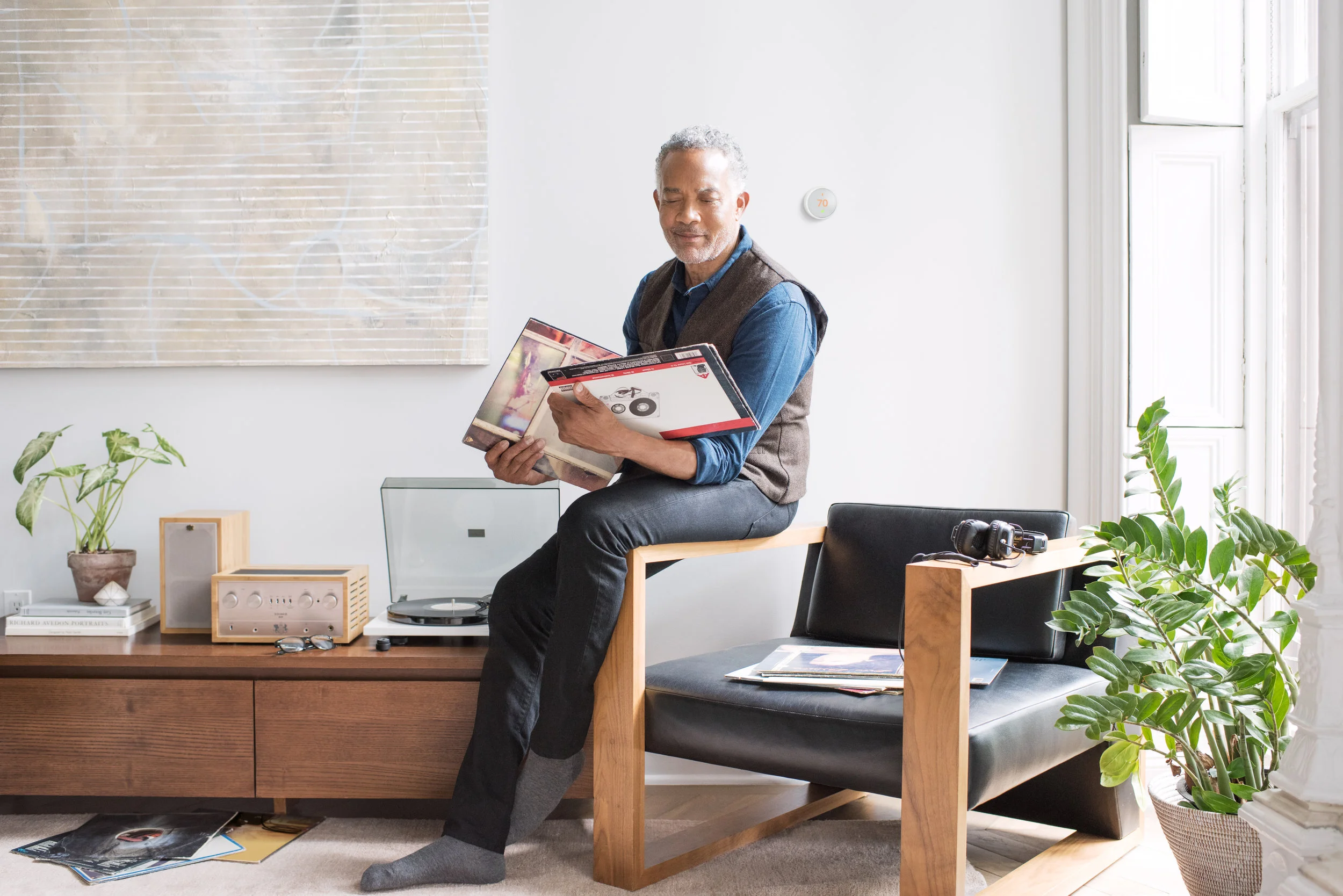 image_NTE_PF_LifeStyle_HiFi_Guy_2017Q3_v2.jpg