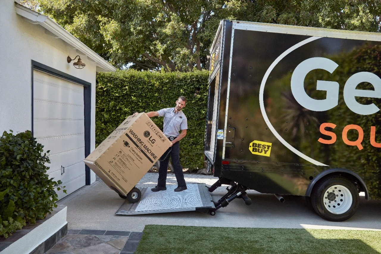GeekSquad_TTS_Home_Appliance_Delivery-1280x1280.jpeg